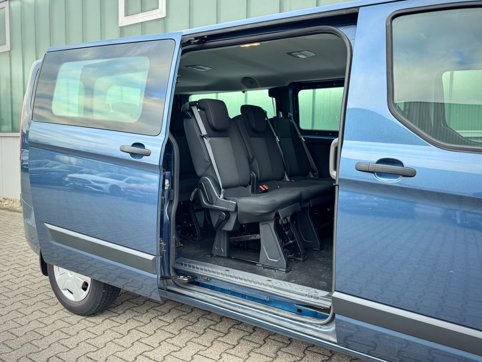 Fahrzeugabbildung Ford Transit/Tourneo Custom 340 L2 Trend *9-SITZE*