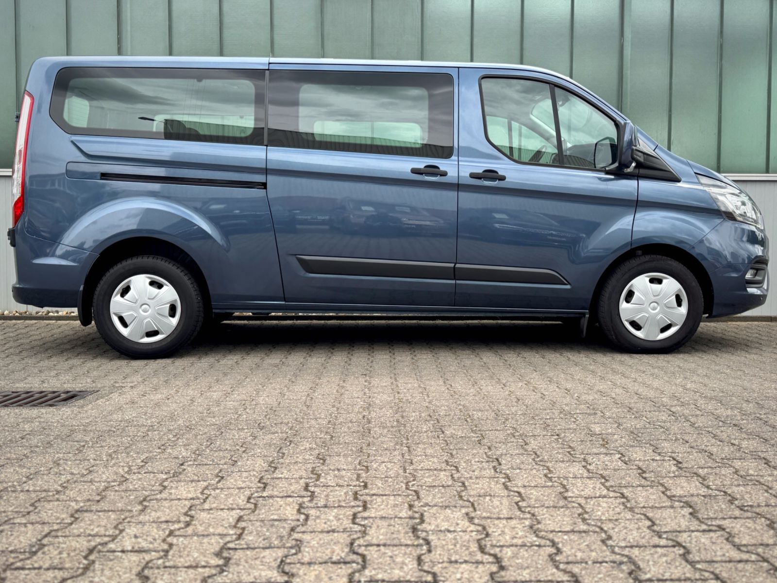 Fahrzeugabbildung Ford Transit/Tourneo Custom 340 L2 Trend *9-SITZE*