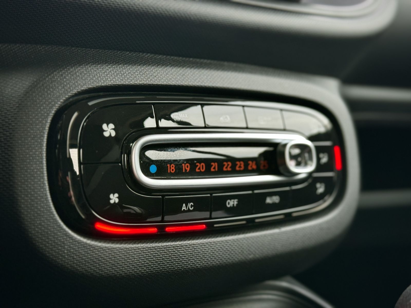 Fahrzeugabbildung Smart ForTwo Coupe EQ *LED|TEL|KLIMA*