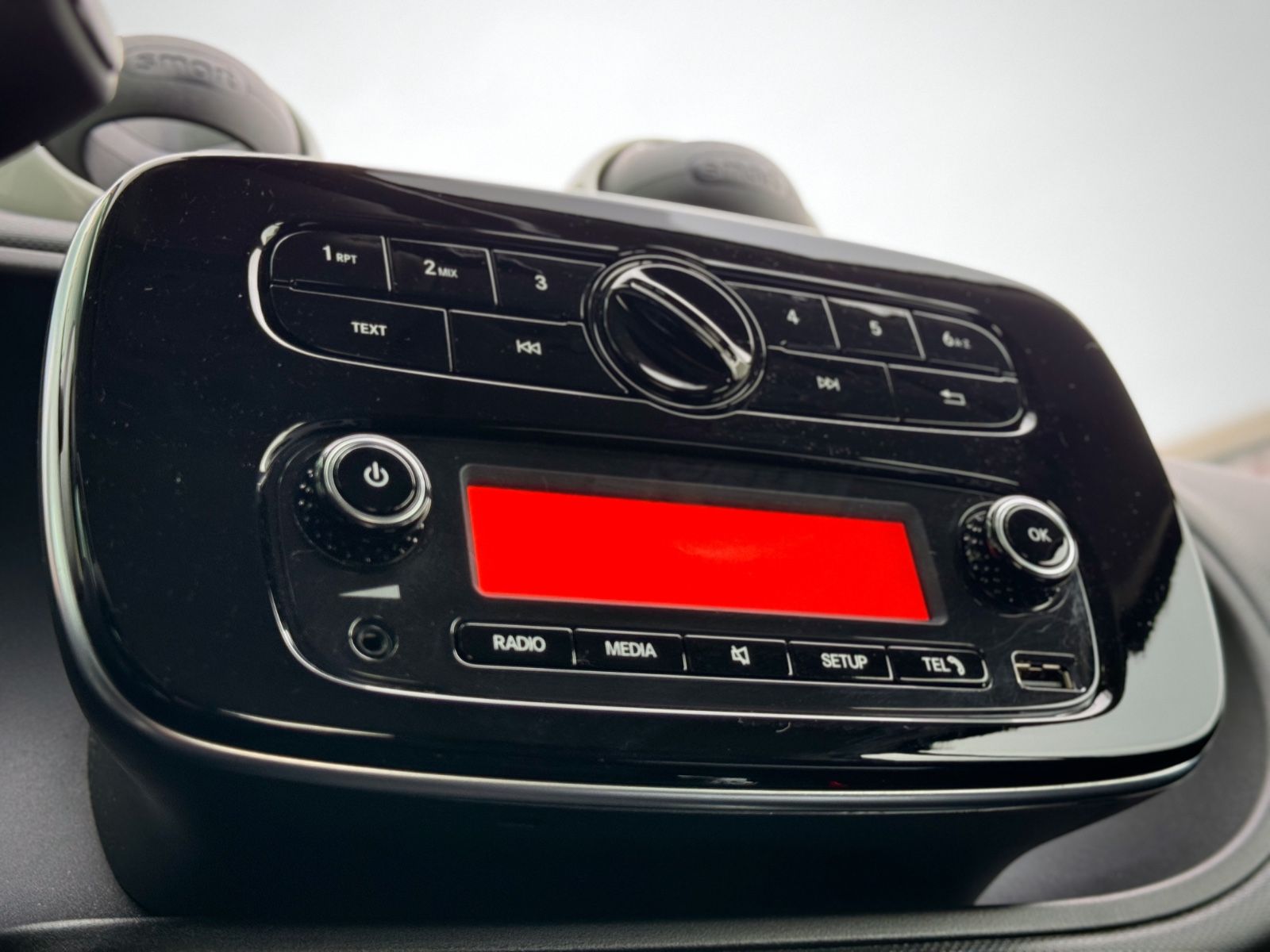 Fahrzeugabbildung Smart ForTwo Coupe EQ *LED|TEL|KLIMA*