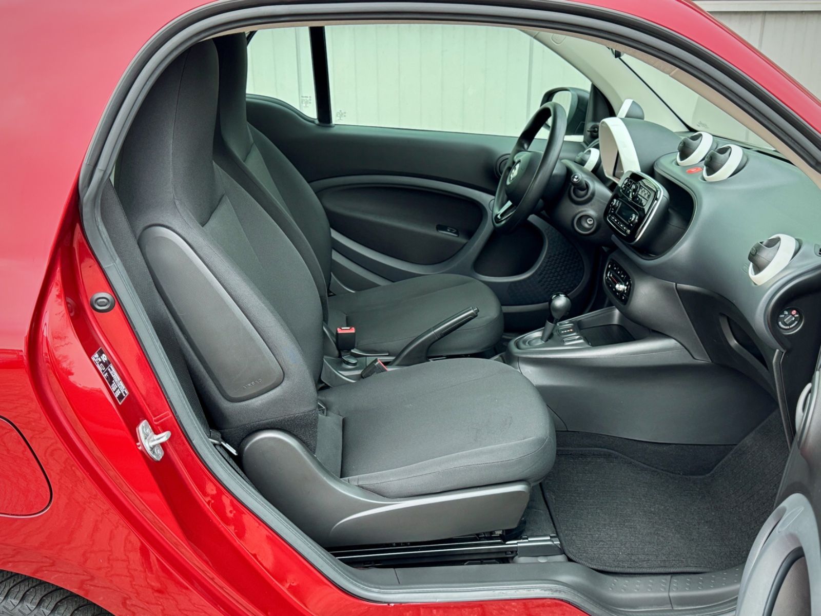 Fahrzeugabbildung Smart ForTwo Coupe EQ *LED|TEL|KLIMA*