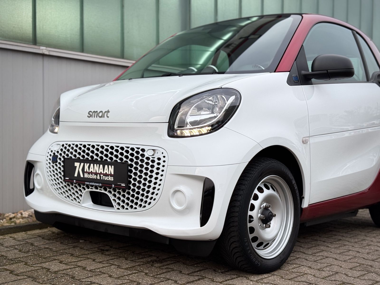 Fahrzeugabbildung Smart ForTwo Coupe EQ *LED|TEL|KLIMA*
