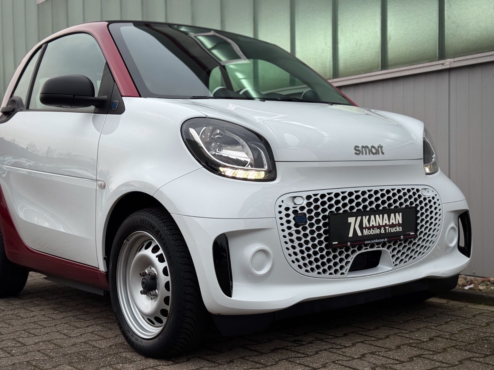 Fahrzeugabbildung Smart ForTwo Coupe EQ *LED|TEL|KLIMA*