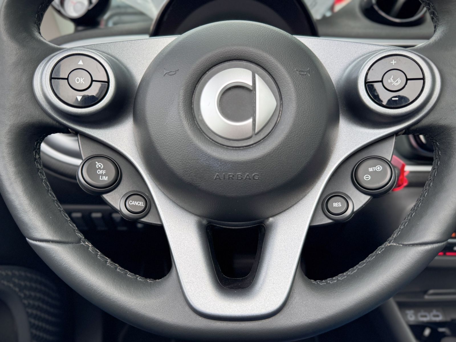 Fahrzeugabbildung Smart ForTwo Cabrio EQ Passion *CARPLAY|PDC|SHZ|TEL*