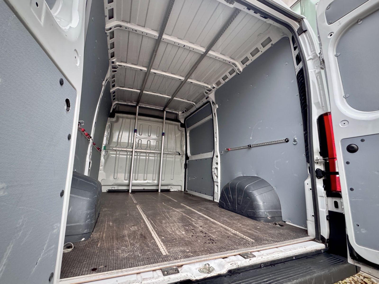 Fahrzeugabbildung Fiat Ducato Kasten 35 Multijet 140 L2H2*AHK|CAM|NAV*