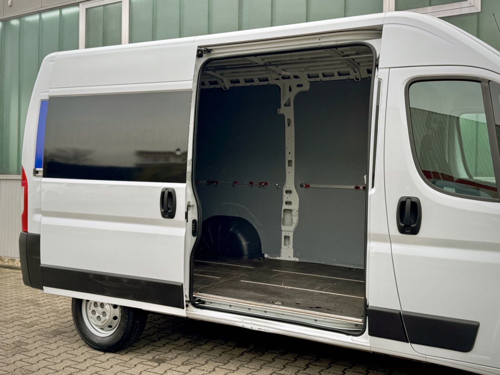 Fahrzeugabbildung Fiat Ducato Kasten 35 Multijet 140 L2H2*AHK|CAM|NAV*