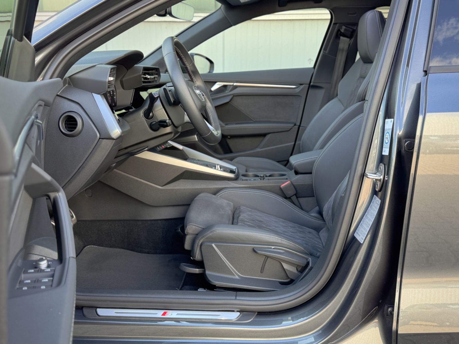 Fahrzeugabbildung Audi A3 40TDI quattro S line *PANO|STANDHEIZUNG*