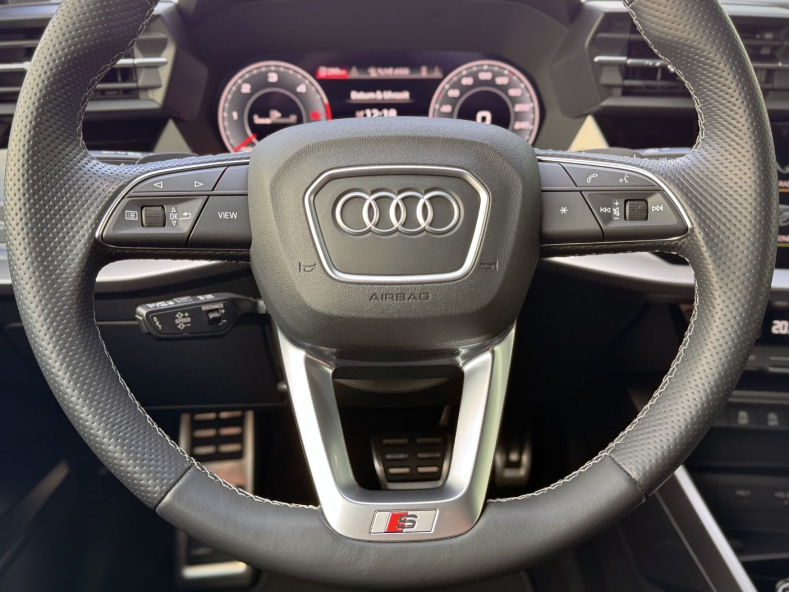 Fahrzeugabbildung Audi A3 40TDI quattro S line *PANO|STANDHEIZUNG*