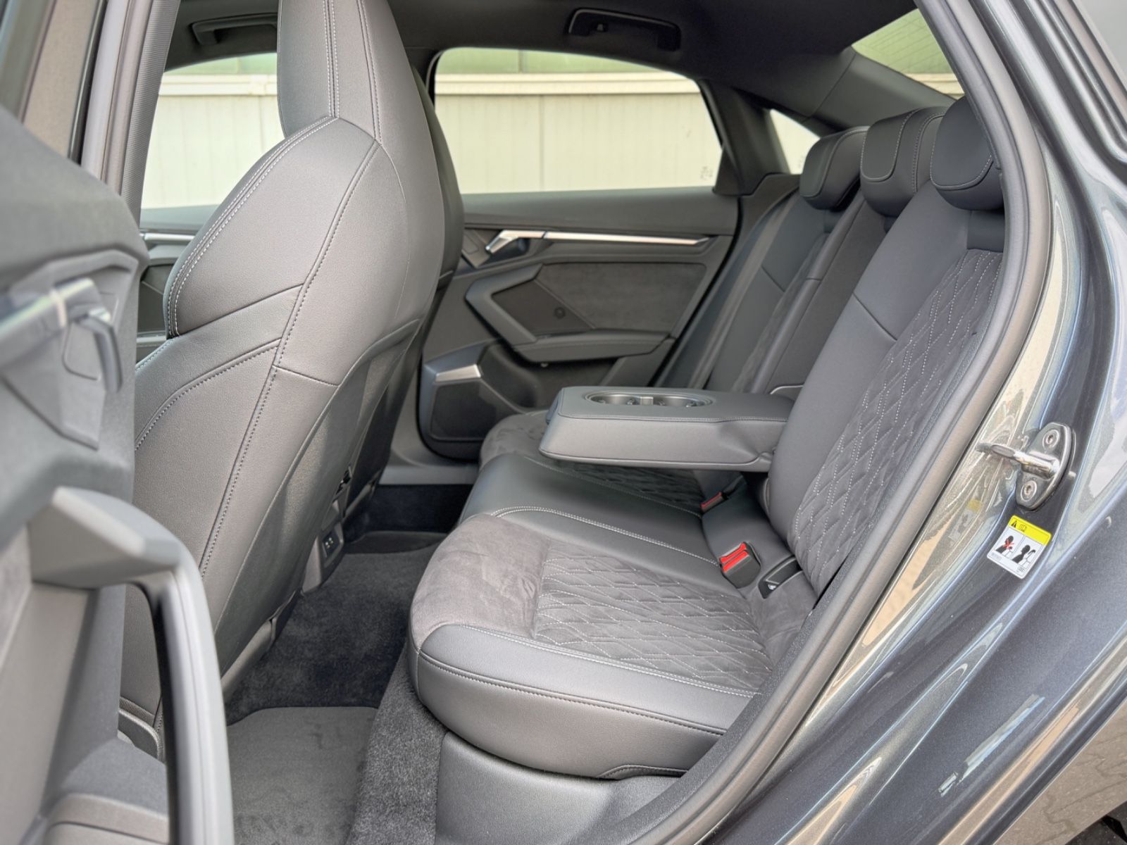 Fahrzeugabbildung Audi A3 40TDI quattro S line *PANO|STANDHEIZUNG*