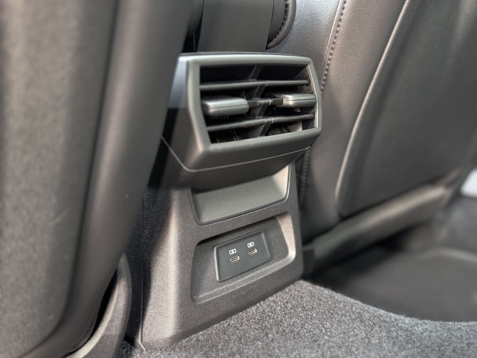 Fahrzeugabbildung Audi A3 40TDI quattro S line *PANO|STANDHEIZUNG*