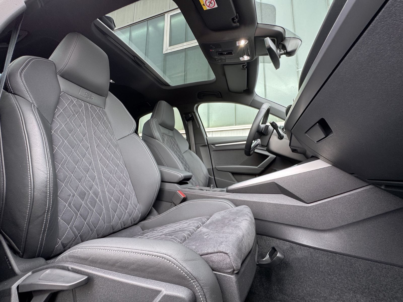Fahrzeugabbildung Audi A3 40TDI quattro S line *PANO|STANDHEIZUNG*