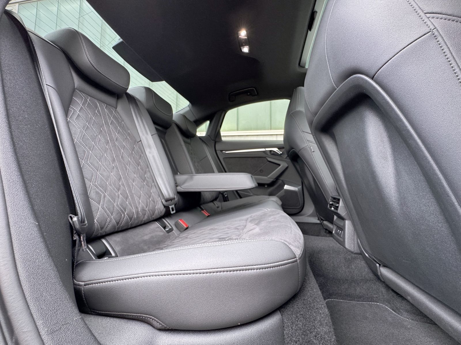 Fahrzeugabbildung Audi A3 40TDI quattro S line *PANO|STANDHEIZUNG*
