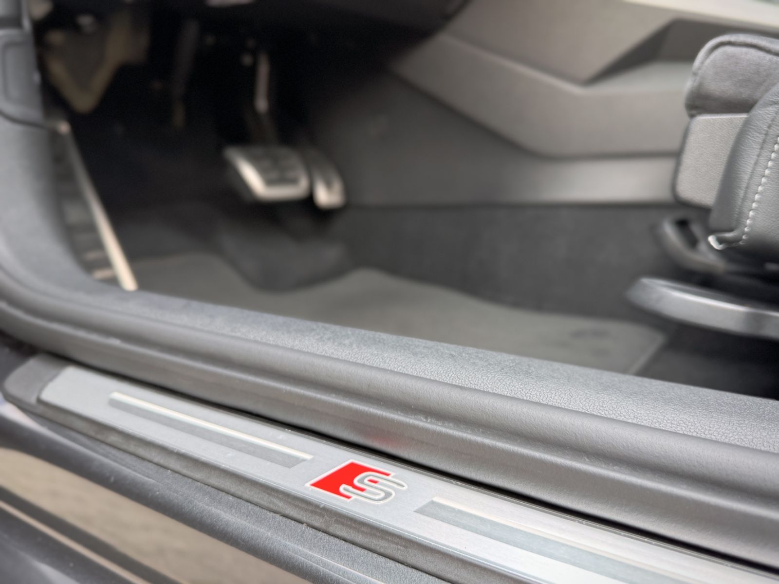 Fahrzeugabbildung Audi A3 40TDI quattro S line *PANO|STANDHEIZUNG*