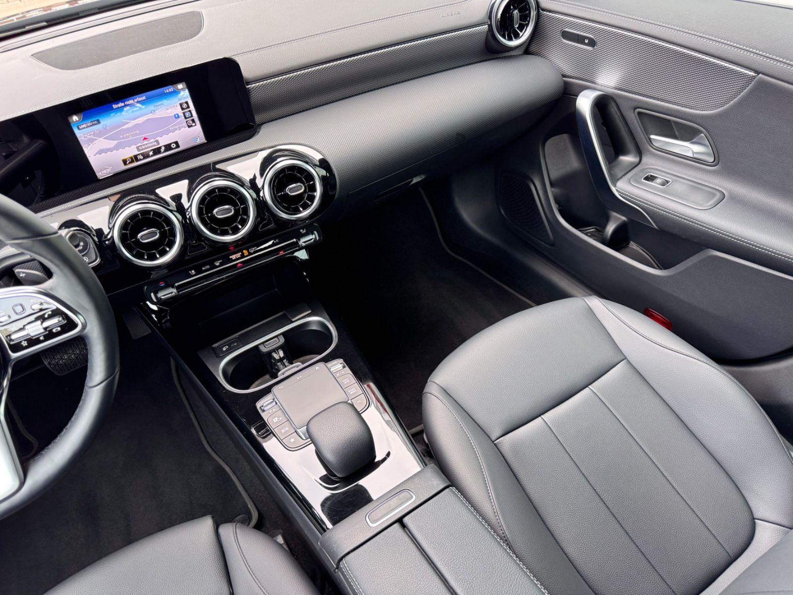 Fahrzeugabbildung Mercedes-Benz CLA 220d SB Progressive*8G|CAM|NAVI|ASSIST*