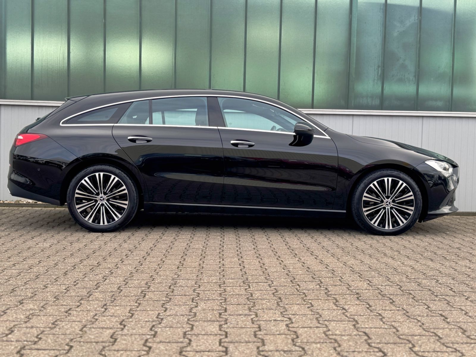 Fahrzeugabbildung Mercedes-Benz CLA 220d SB Progressive*8G|CAM|NAVI|ASSIST*