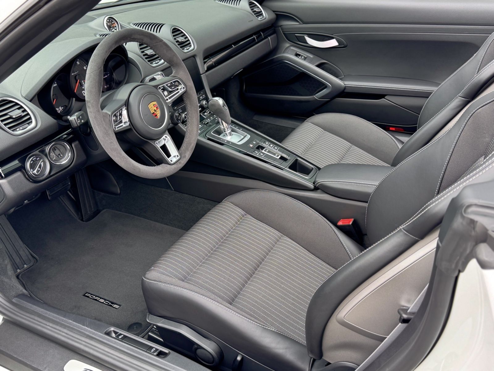 Fahrzeugabbildung Porsche 718 T PDK Boxster *XENON|NAVI|DAB|CAM|1.HAND*