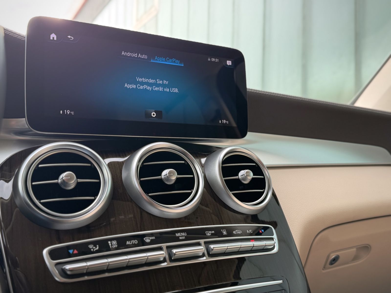 Fahrzeugabbildung Mercedes-Benz GLC 300e Coupe 4Matic *9G|LED|CAM|AHK*