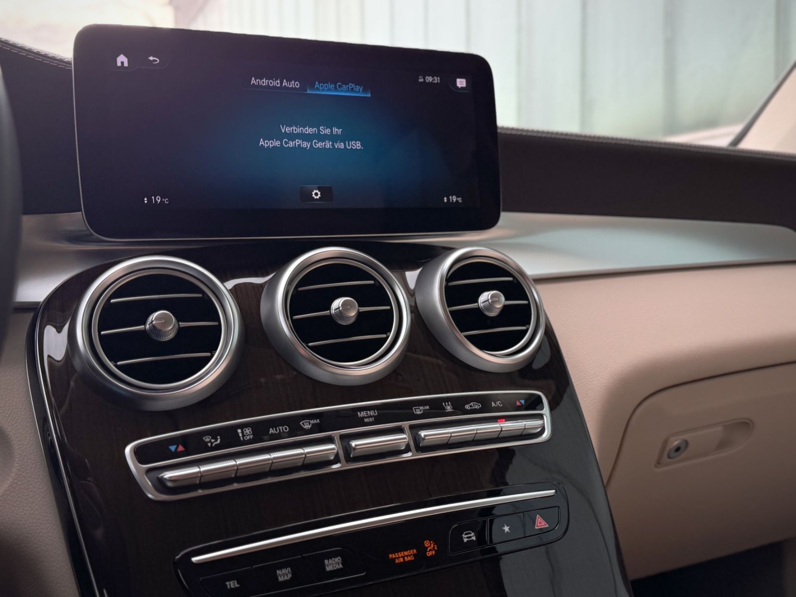 Fahrzeugabbildung Mercedes-Benz GLC 300e Coupe 4Matic *9G|LED|CAM|AHK*