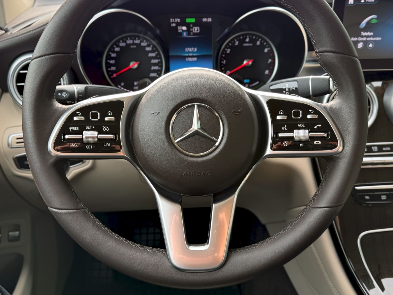 Fahrzeugabbildung Mercedes-Benz GLC 300e Coupe 4Matic *9G|LED|CAM|AHK*