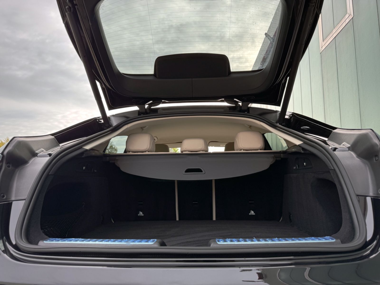 Fahrzeugabbildung Mercedes-Benz GLC 300e Coupe 4Matic *9G|LED|CAM|AHK*