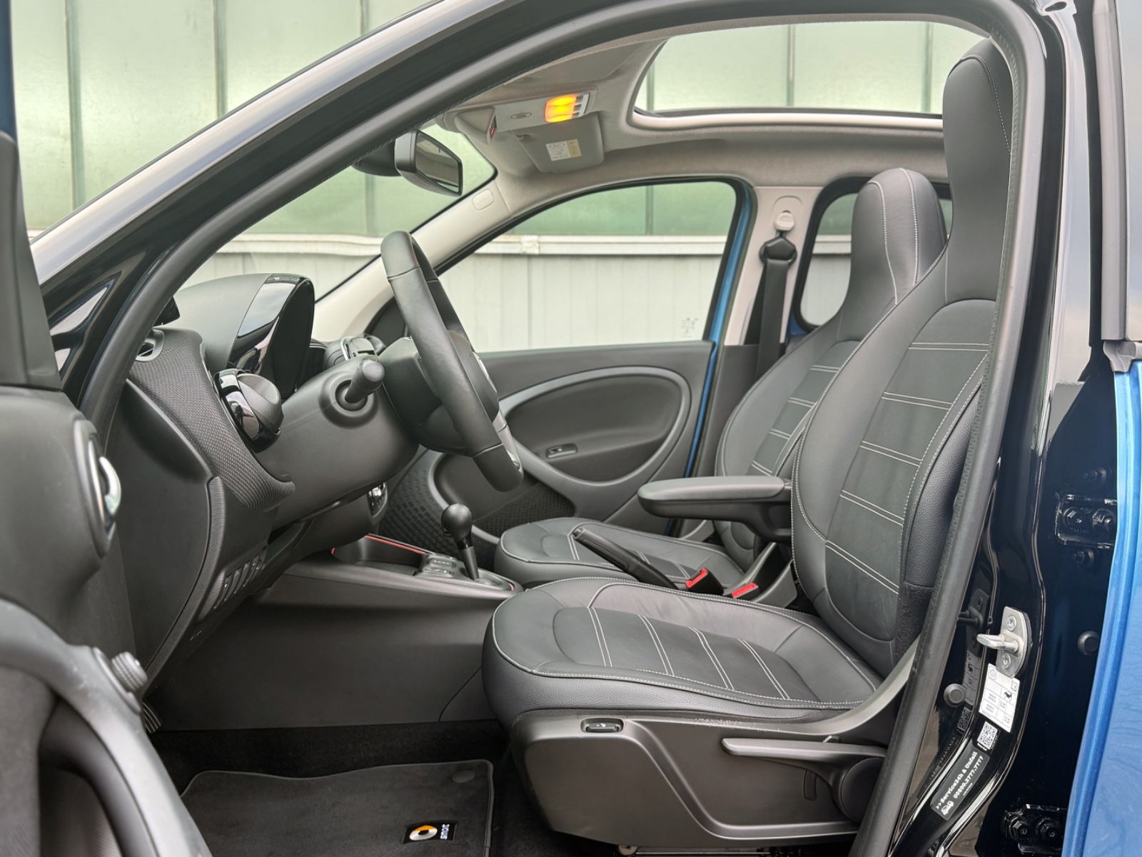 Fahrzeugabbildung Smart ForFour EQ Prime Exclusive *NAVI|CAM|LED*