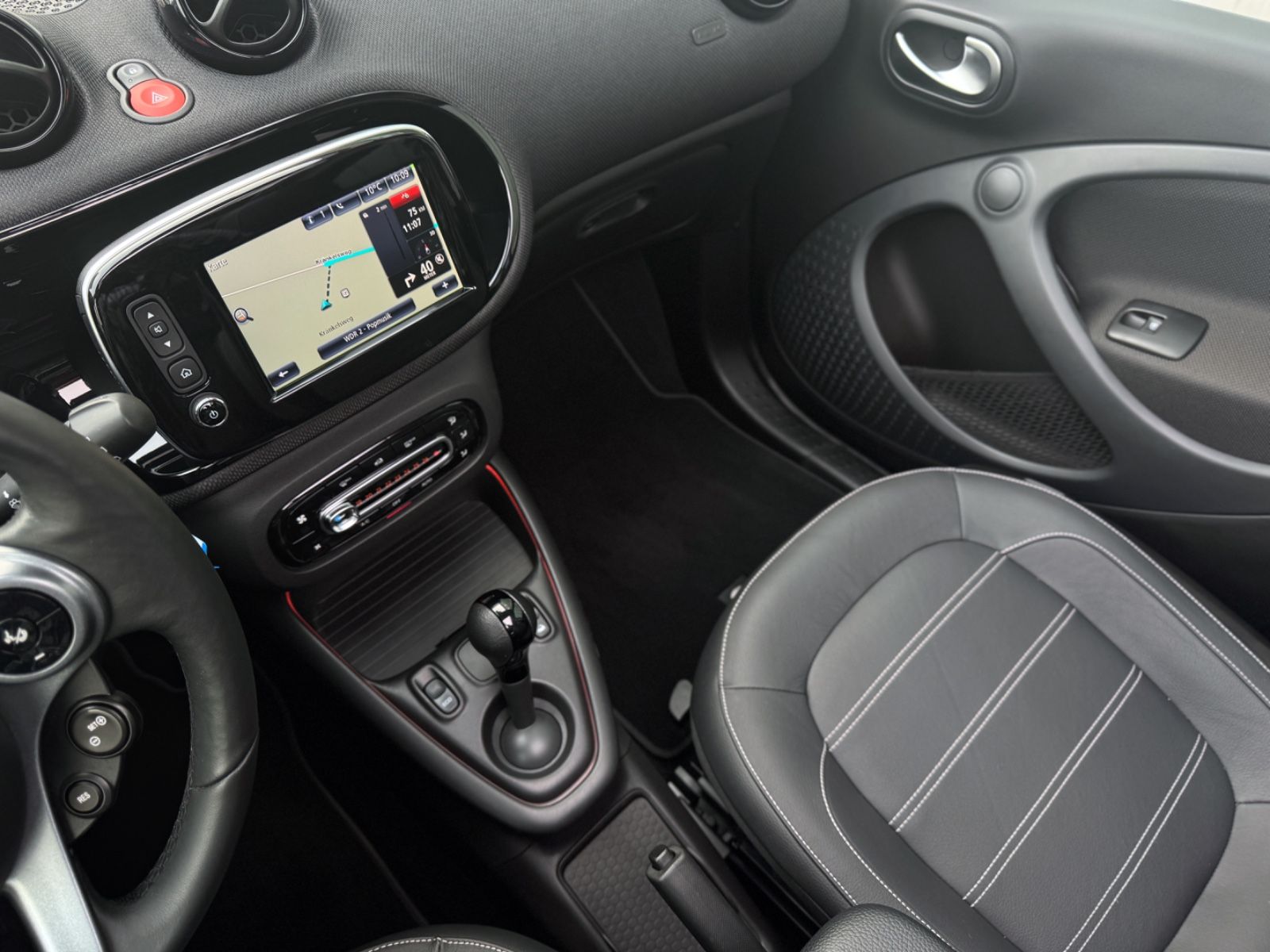 Fahrzeugabbildung Smart ForFour EQ Prime Exclusive *NAVI|CAM|LED*