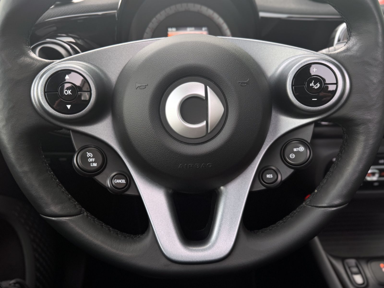 Fahrzeugabbildung Smart ForFour EQ Prime Exclusive *NAVI|CAM|LED*