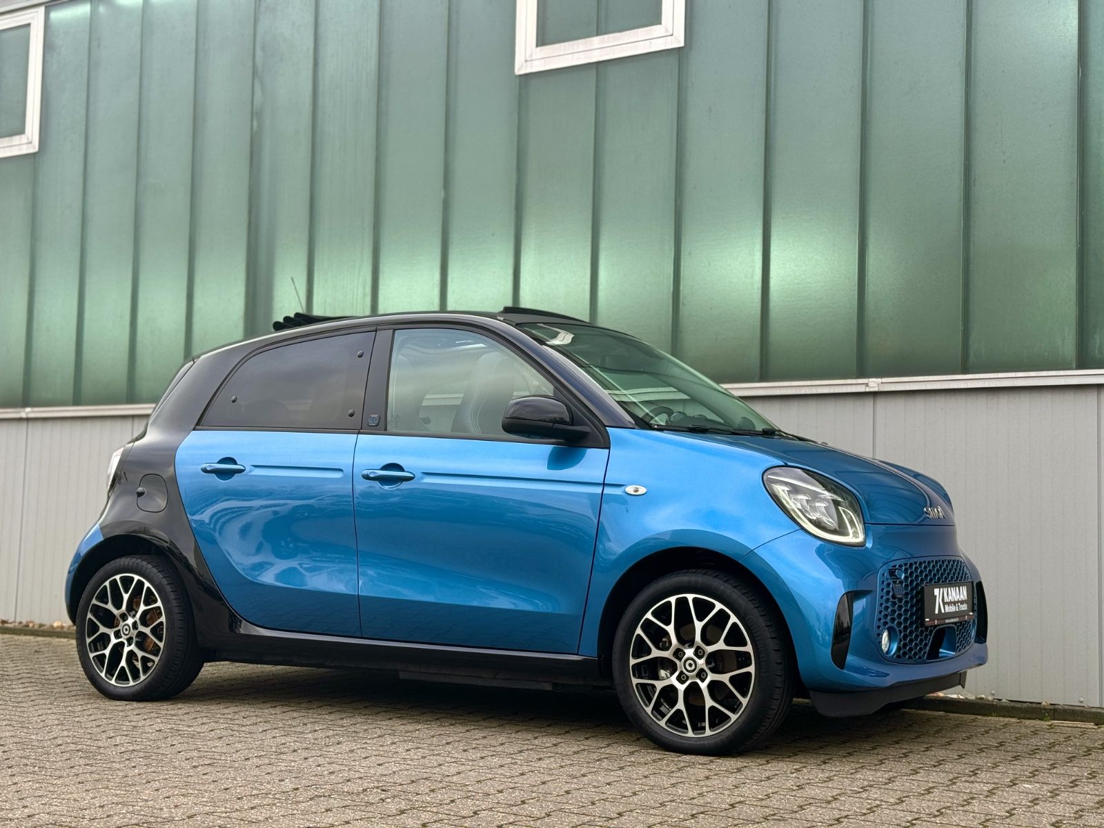 Fahrzeugabbildung Smart ForFour EQ Prime Exclusive *NAVI|CAM|LED*