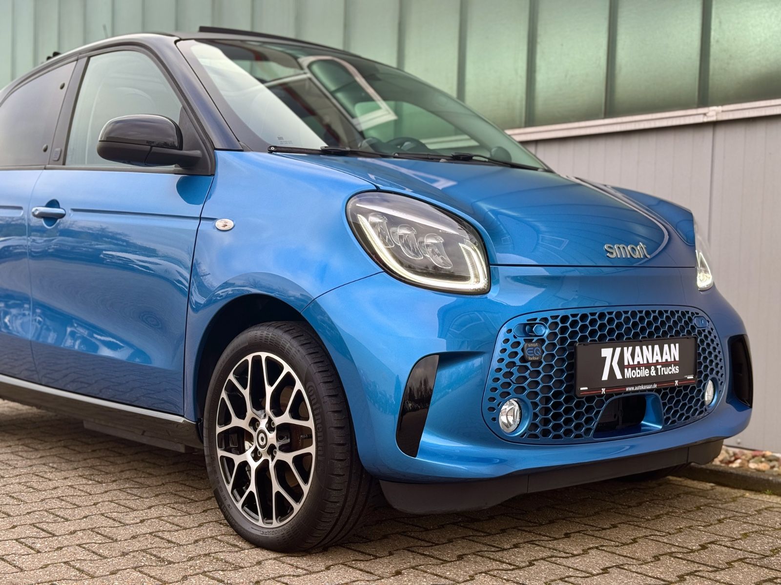 Fahrzeugabbildung Smart ForFour EQ Prime Exclusive *NAVI|CAM|LED*
