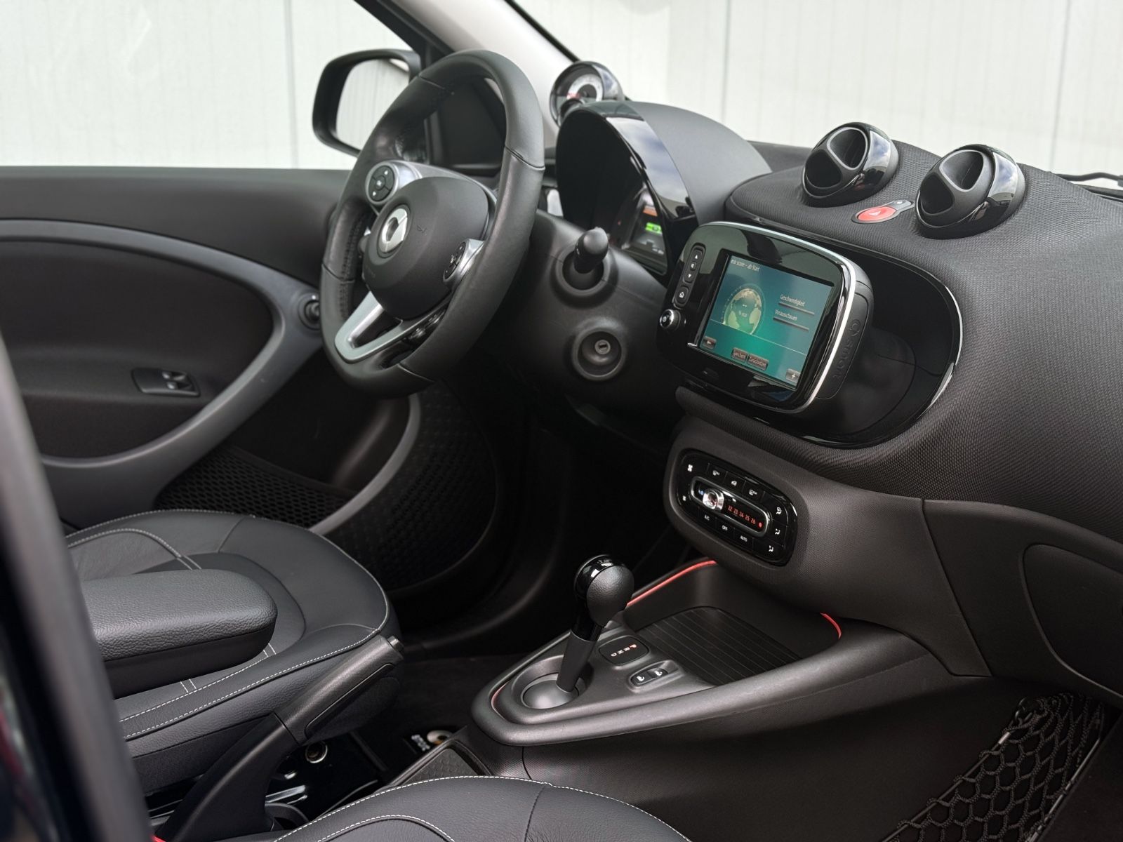 Fahrzeugabbildung Smart ForFour EQ Prime Exclusive *NAVI|CAM|LED*