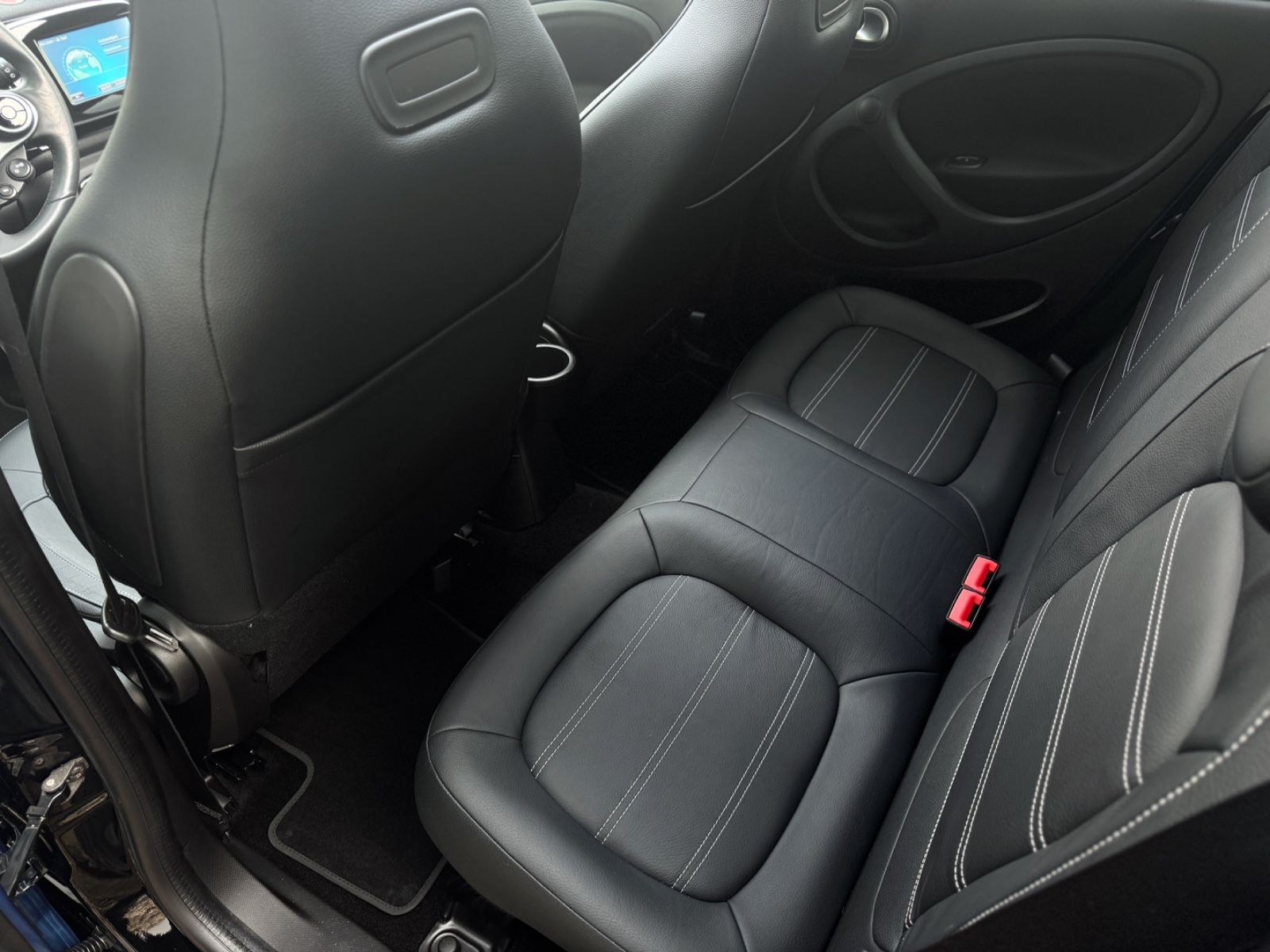 Fahrzeugabbildung Smart ForFour EQ Prime Exclusive *NAVI|CAM|LED*