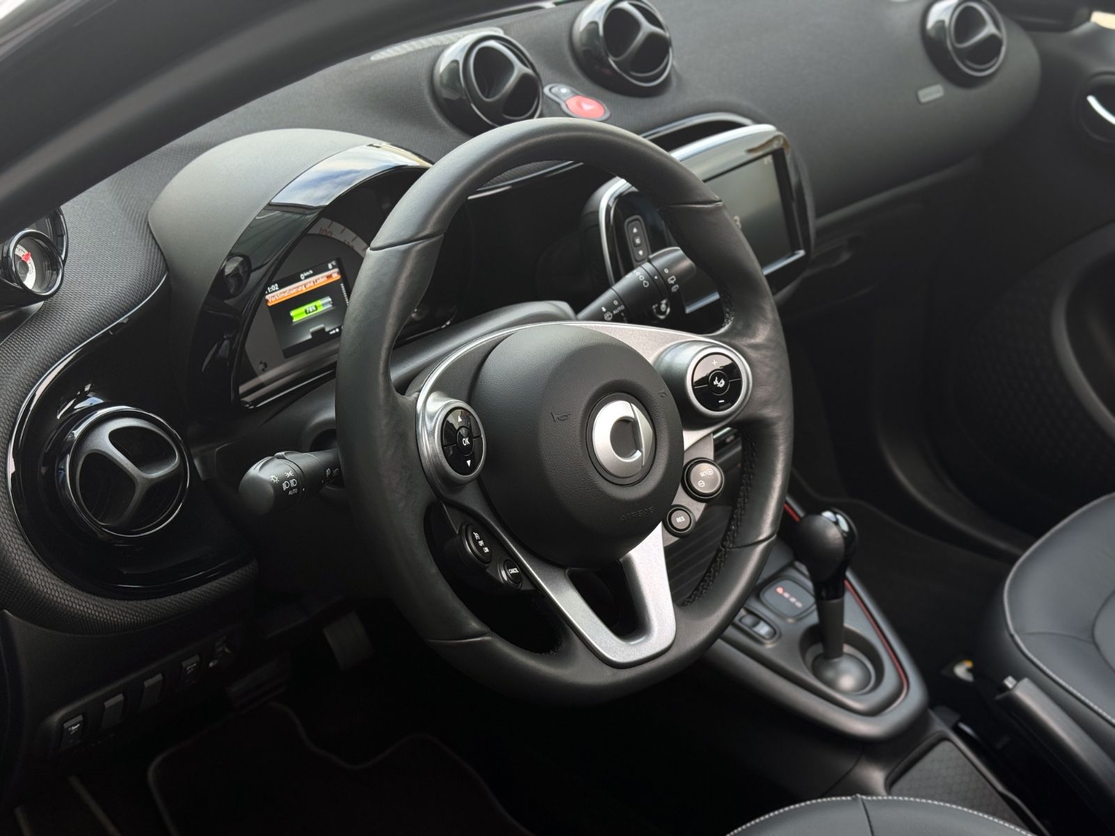 Fahrzeugabbildung Smart ForFour EQ Prime Exclusive *NAVI|CAM|LED*