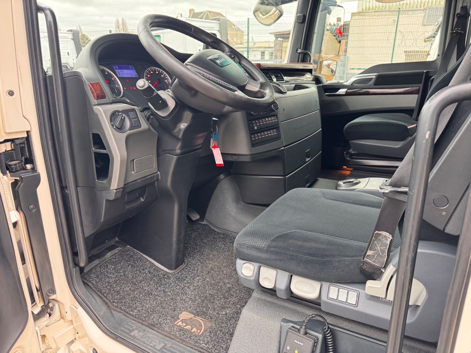 Fahrzeugabbildung MAN TGX 18.440 4x2   LLS-U LowLiner XXL