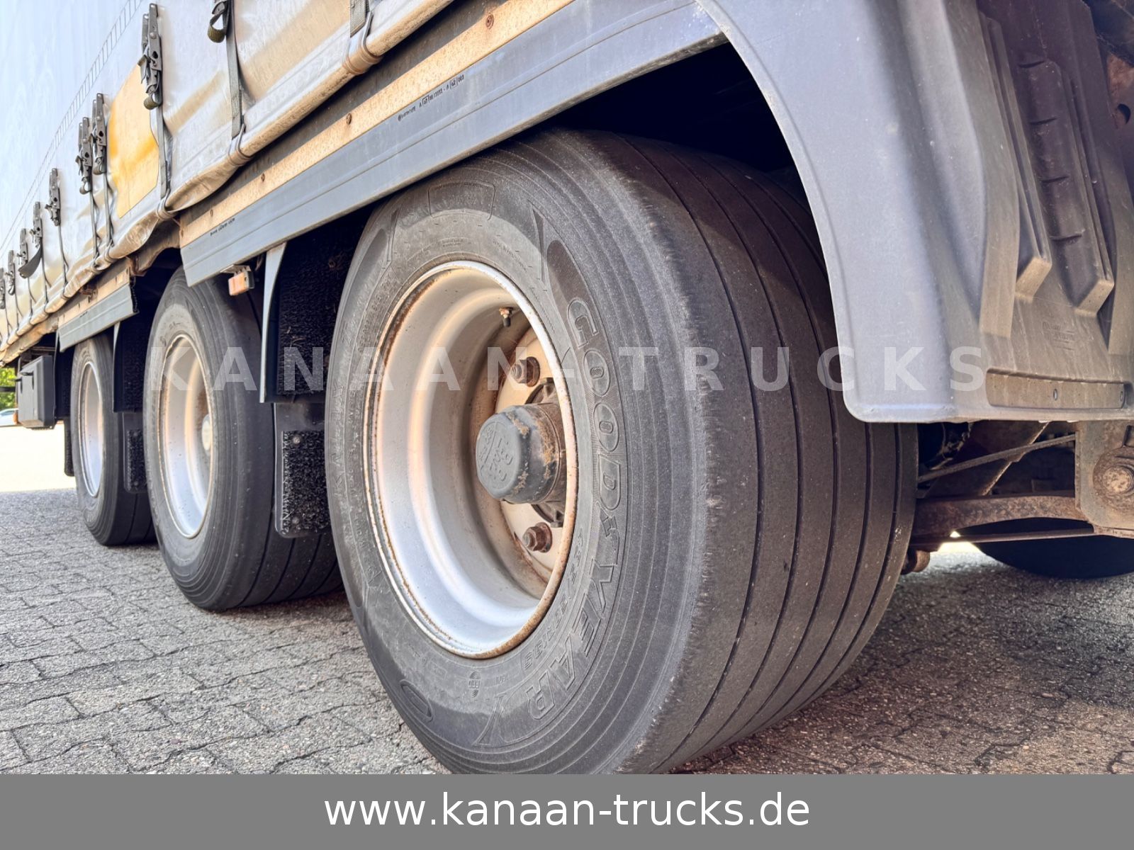 Fahrzeugabbildung Krone SD Curtainsider MEGA Jumbo XL Zert Getränke etc