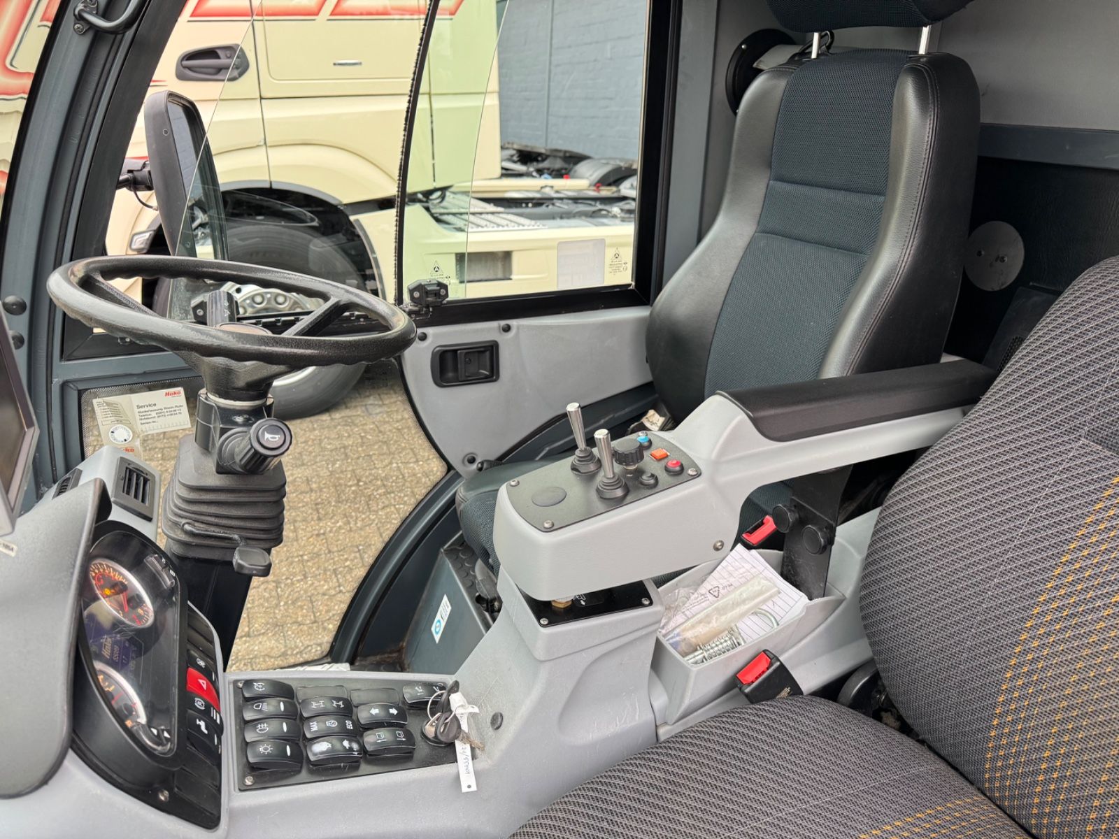 Fahrzeugabbildung Hako Citymaster 2200 Sweeper Kehrmaschine