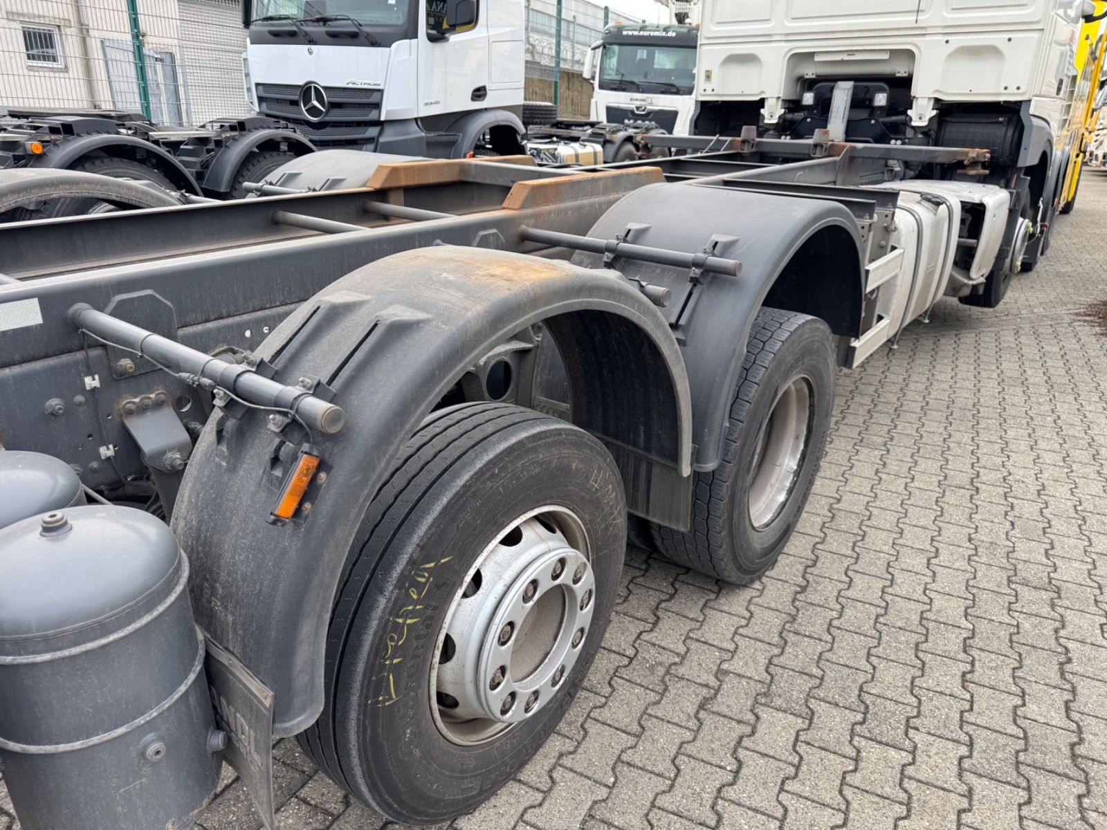 Fahrzeugabbildung DAF DAF XF 480 6X2 SSC Retarder 2xTanks Lift