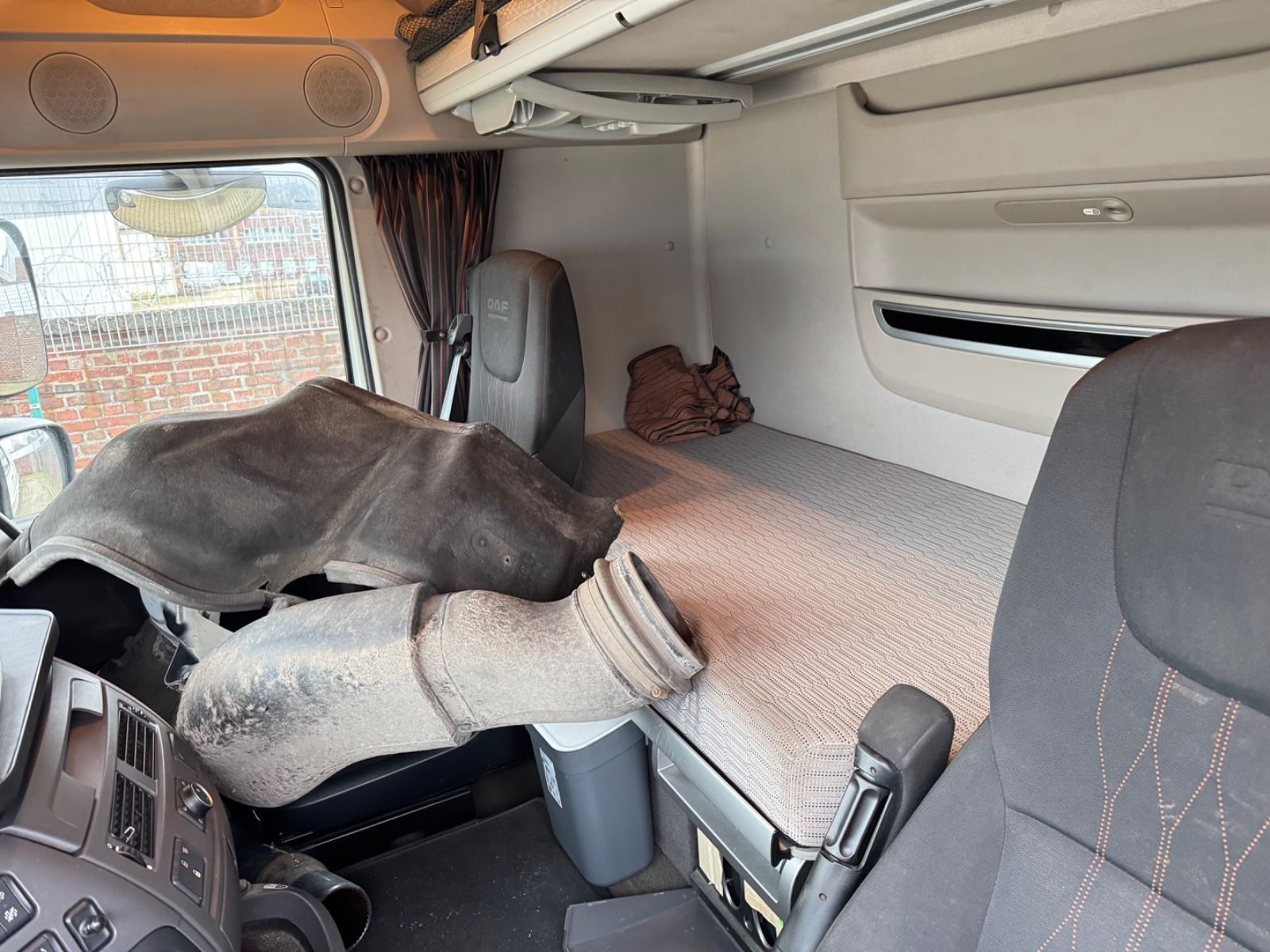 Fahrzeugabbildung DAF DAF XF 480 6X2 SSC Retarder 2xTanks Lift