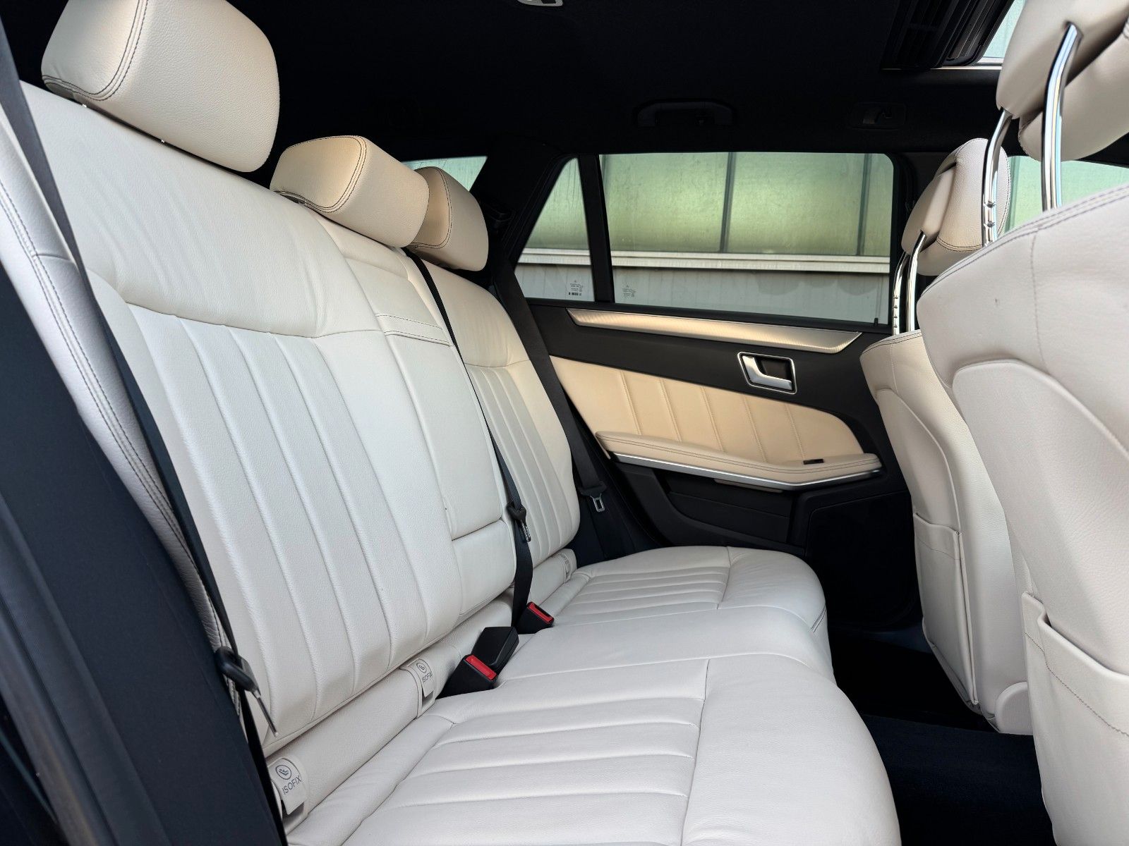 Fahrzeugabbildung Mercedes-Benz E 350 T Avantgarde *AMG|9G|CAM|LED|SCHIEBEDACH*