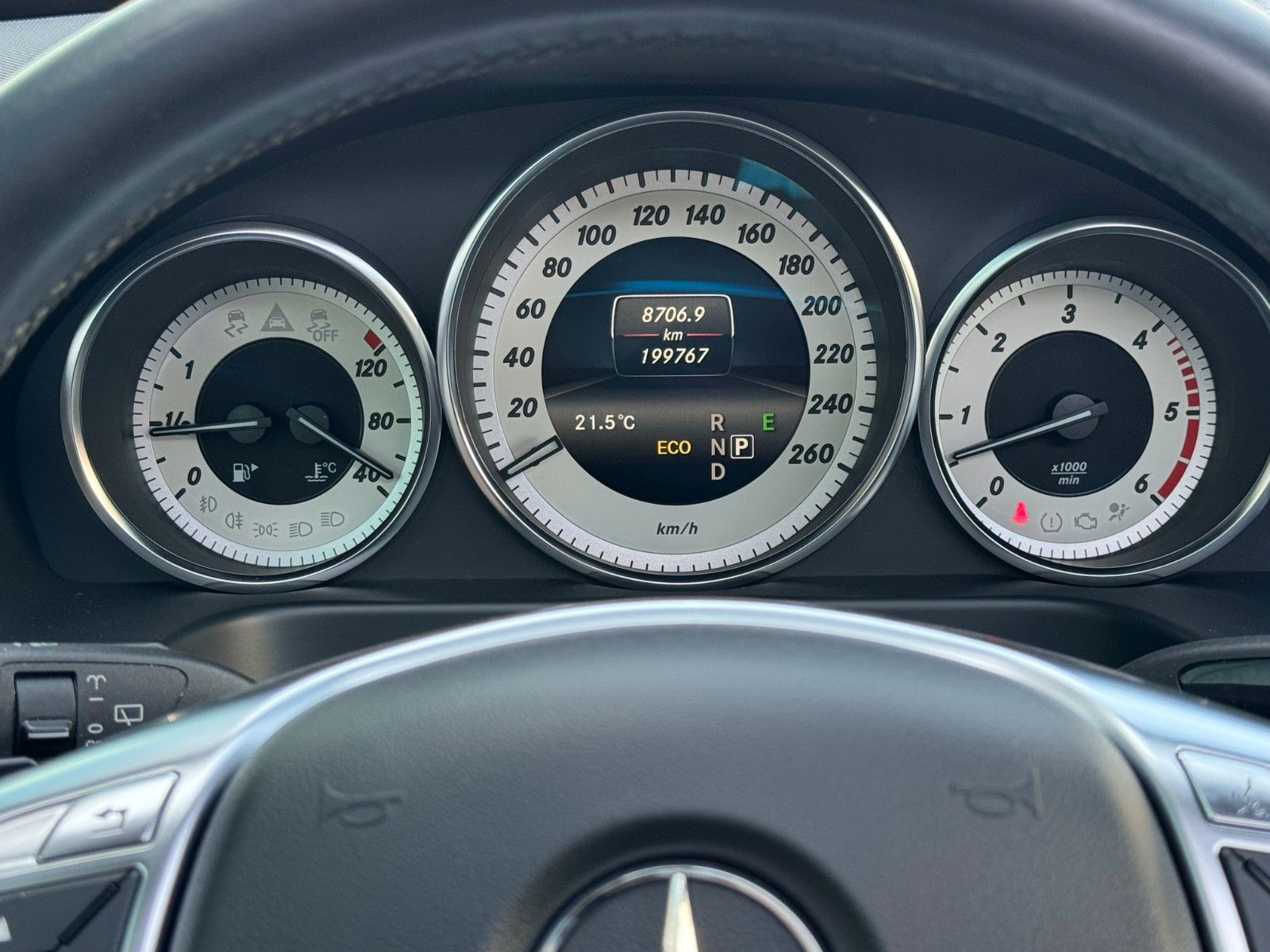 Fahrzeugabbildung Mercedes-Benz E 350 T Avantgarde *AMG|9G|CAM|LED|SCHIEBEDACH*