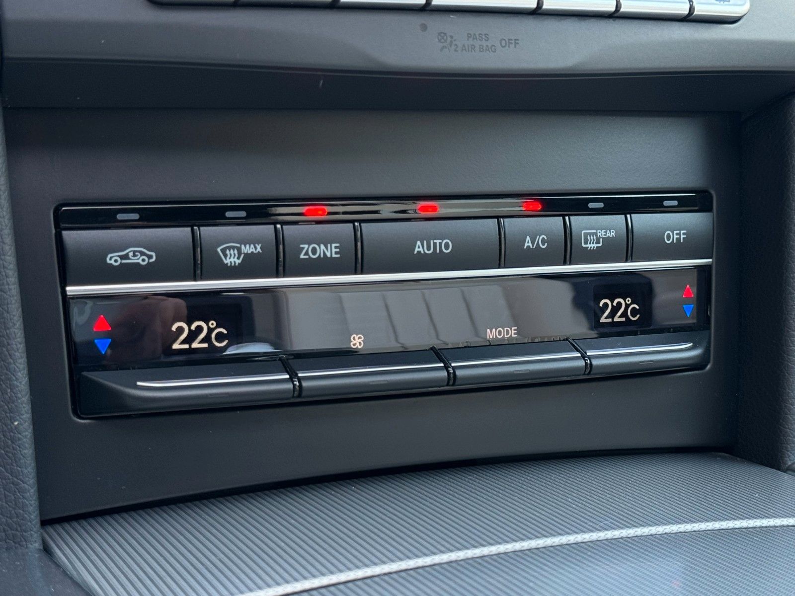 Fahrzeugabbildung Mercedes-Benz E 350 T Avantgarde *AMG|9G|CAM|LED|SCHIEBEDACH*