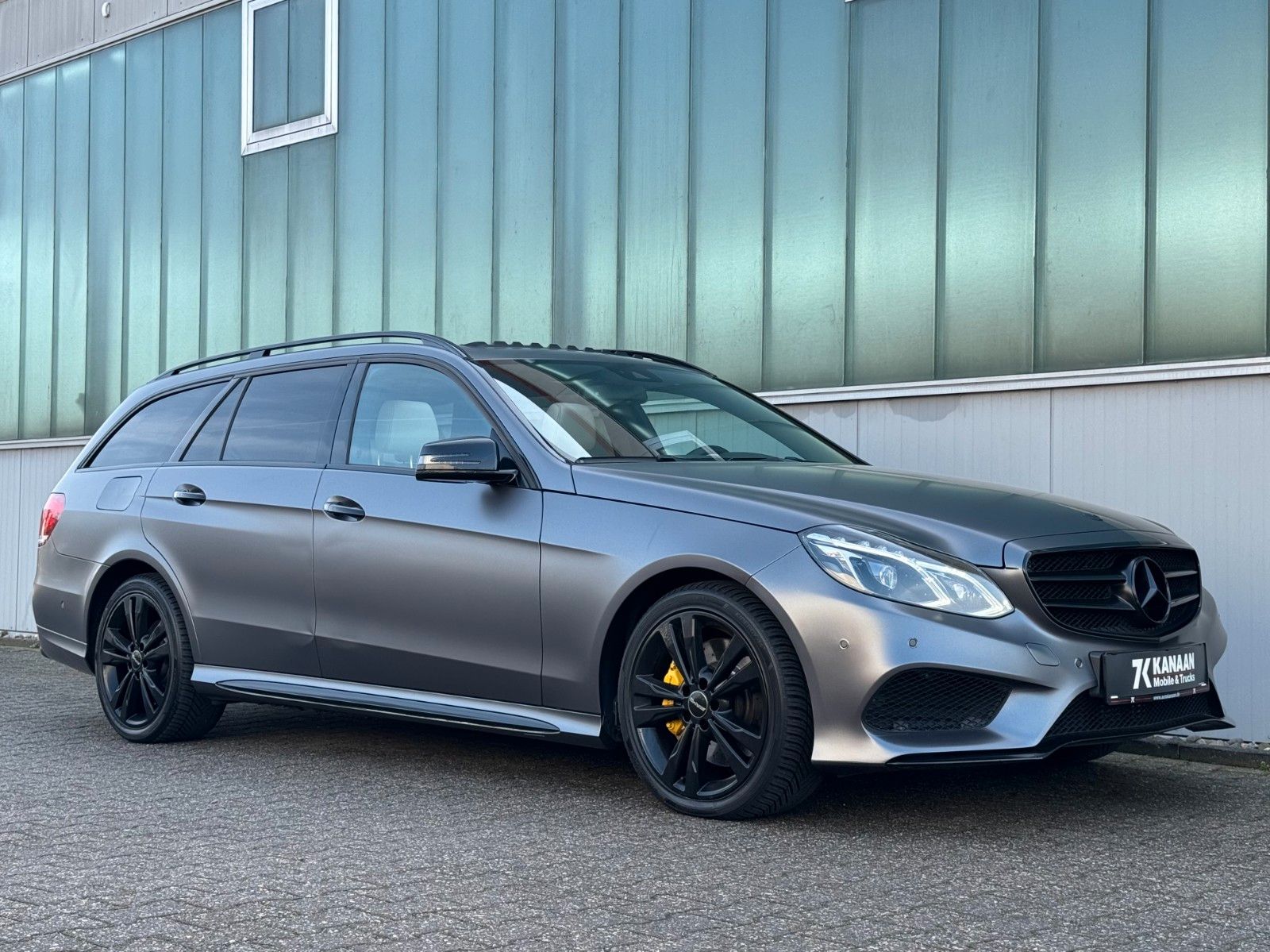 Fahrzeugabbildung Mercedes-Benz E 350 T Avantgarde *AMG|9G|CAM|LED|SCHIEBEDACH*