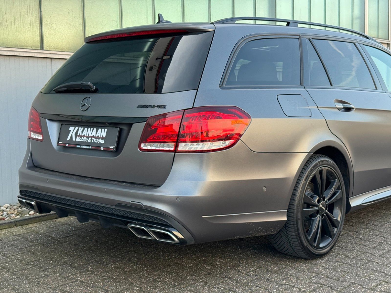 Fahrzeugabbildung Mercedes-Benz E 350 T Avantgarde *AMG|9G|CAM|LED|SCHIEBEDACH*