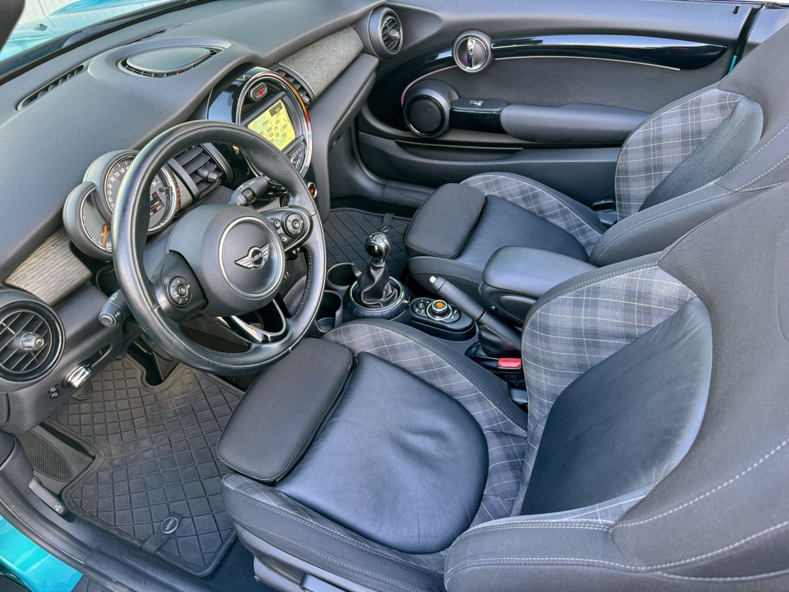 Fahrzeugabbildung MINI 1.5 Cooper Cabriolet *NAVI|LED|AMBIENTE|PDC|SHZ*