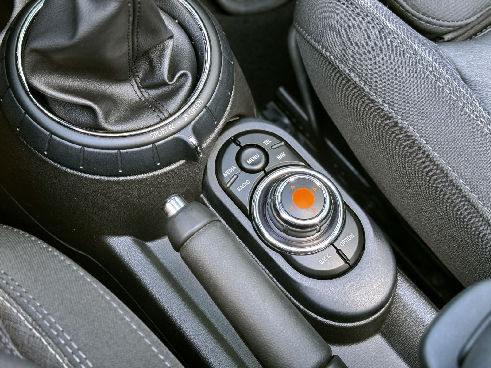 Fahrzeugabbildung MINI 1.5 Cooper Cabriolet *NAVI|LED|AMBIENTE|PDC|SHZ*