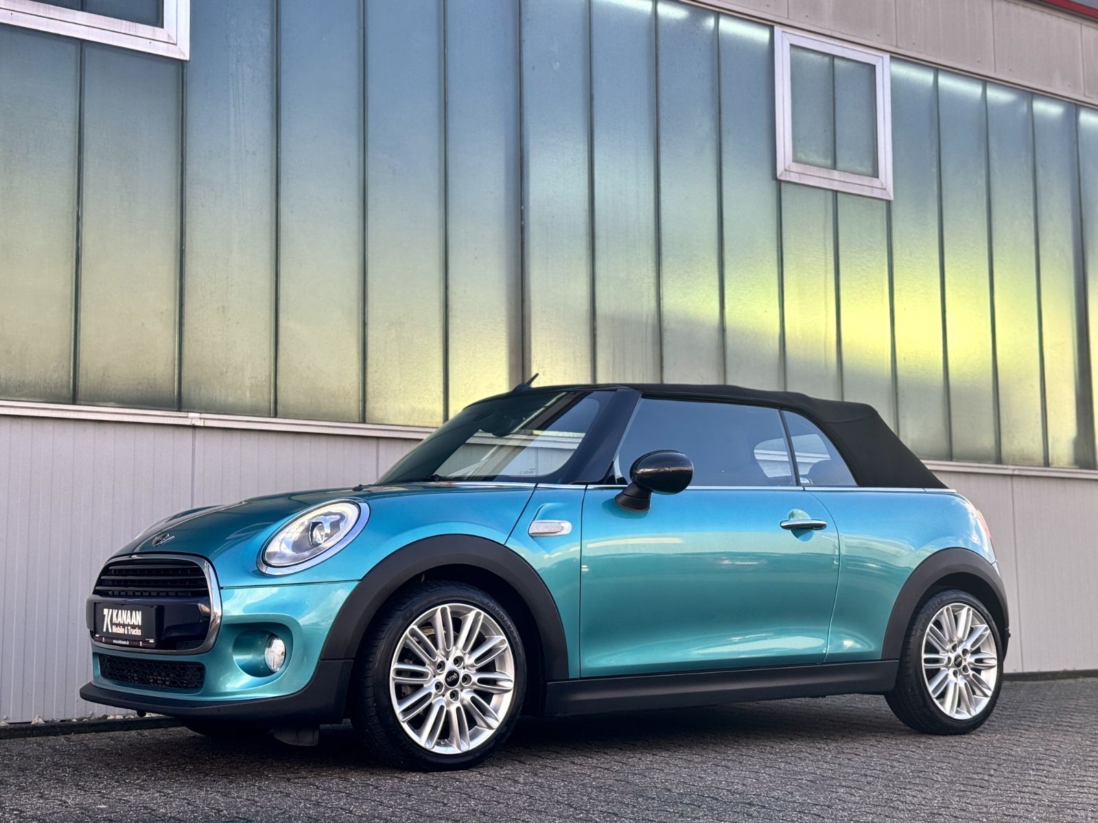 Fahrzeugabbildung MINI 1.5 Cooper Cabriolet *NAVI|LED|AMBIENTE|PDC|SHZ*