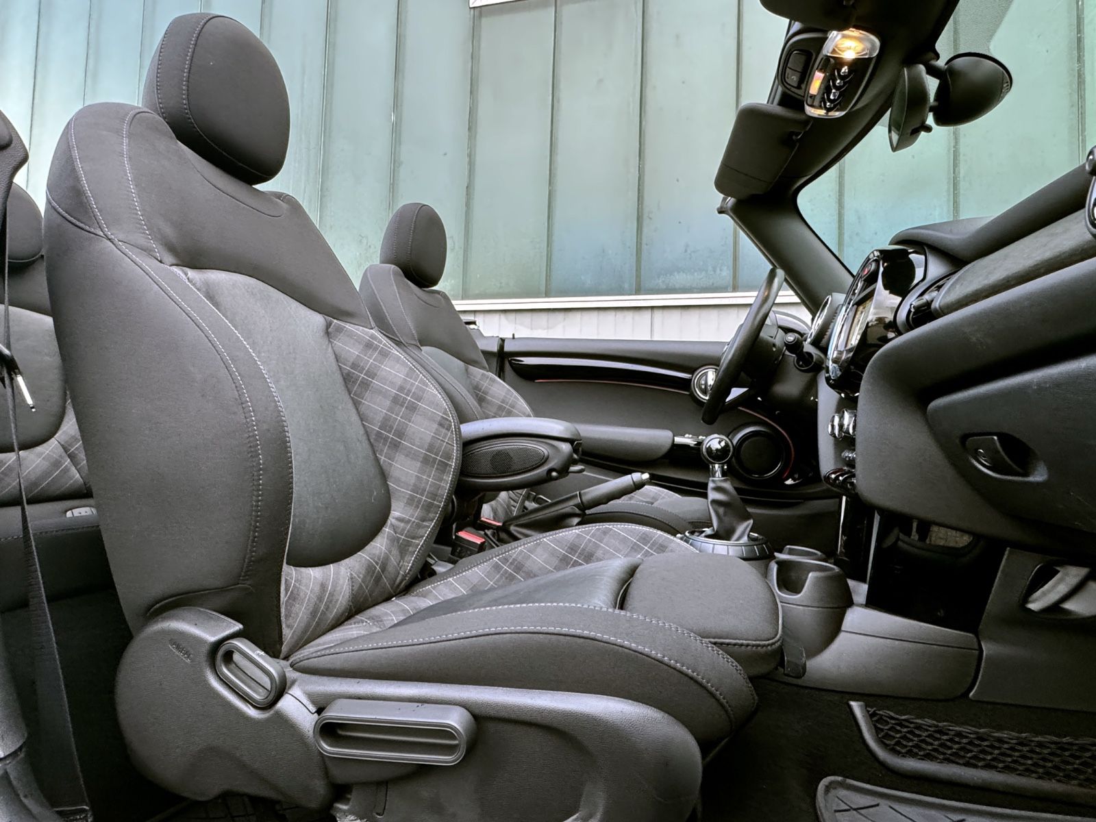 Fahrzeugabbildung MINI 1.5 Cooper Cabriolet *NAVI|LED|AMBIENTE|PDC|SHZ*