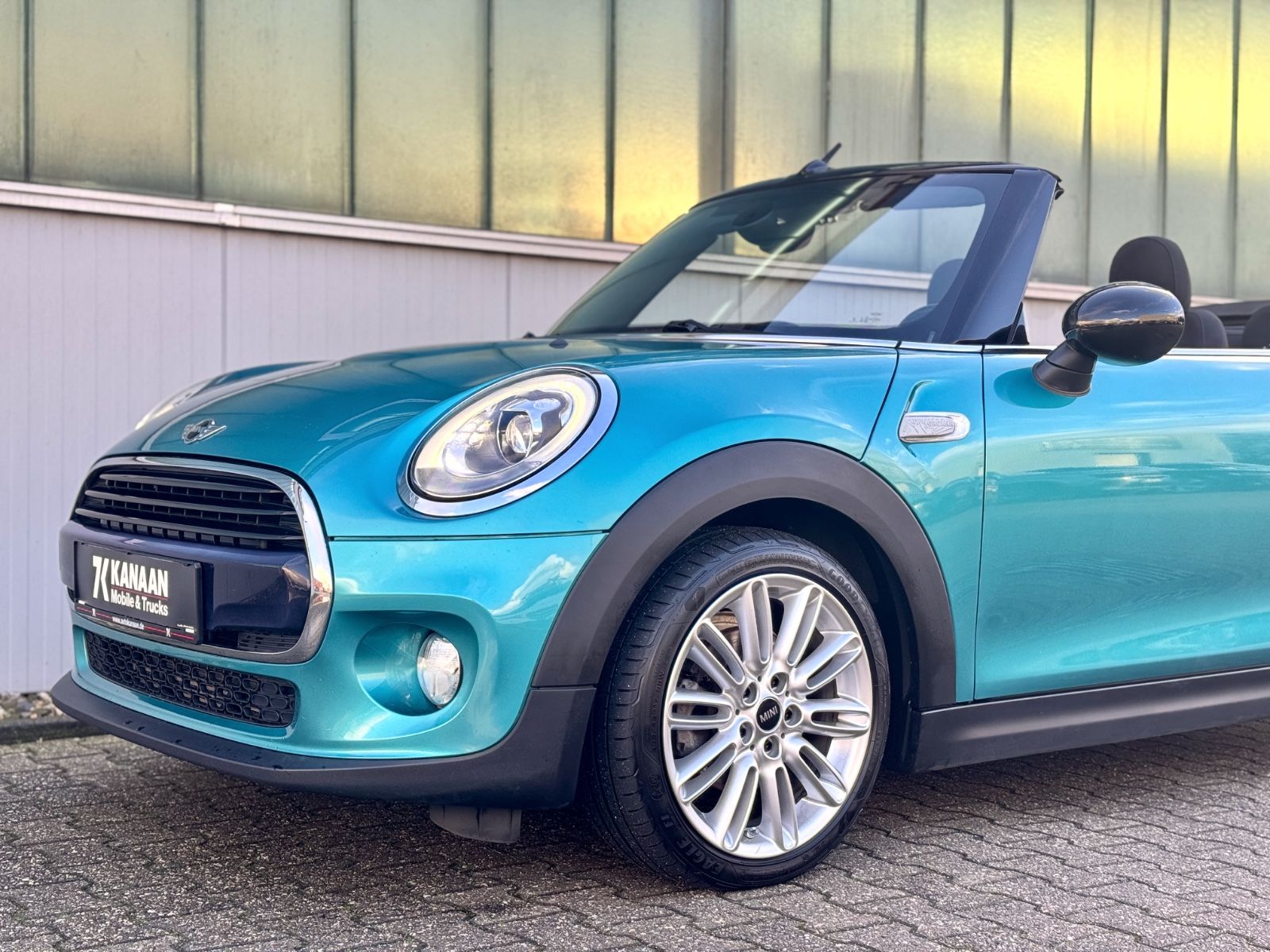 Fahrzeugabbildung MINI 1.5 Cooper Cabriolet *NAVI|LED|AMBIENTE|PDC|SHZ*