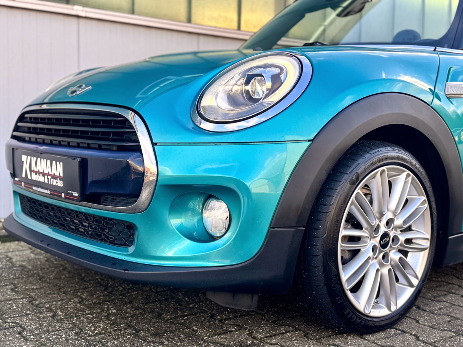 Fahrzeugabbildung MINI 1.5 Cooper Cabriolet *NAVI|LED|AMBIENTE|PDC|SHZ*