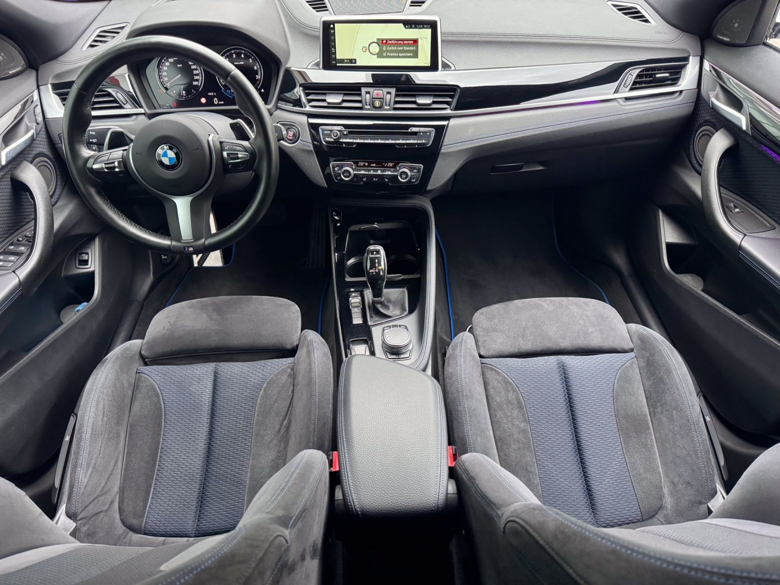 Fahrzeugabbildung BMW X2 20i M-SPORT *HEAD-UP|CAM|NAVI*