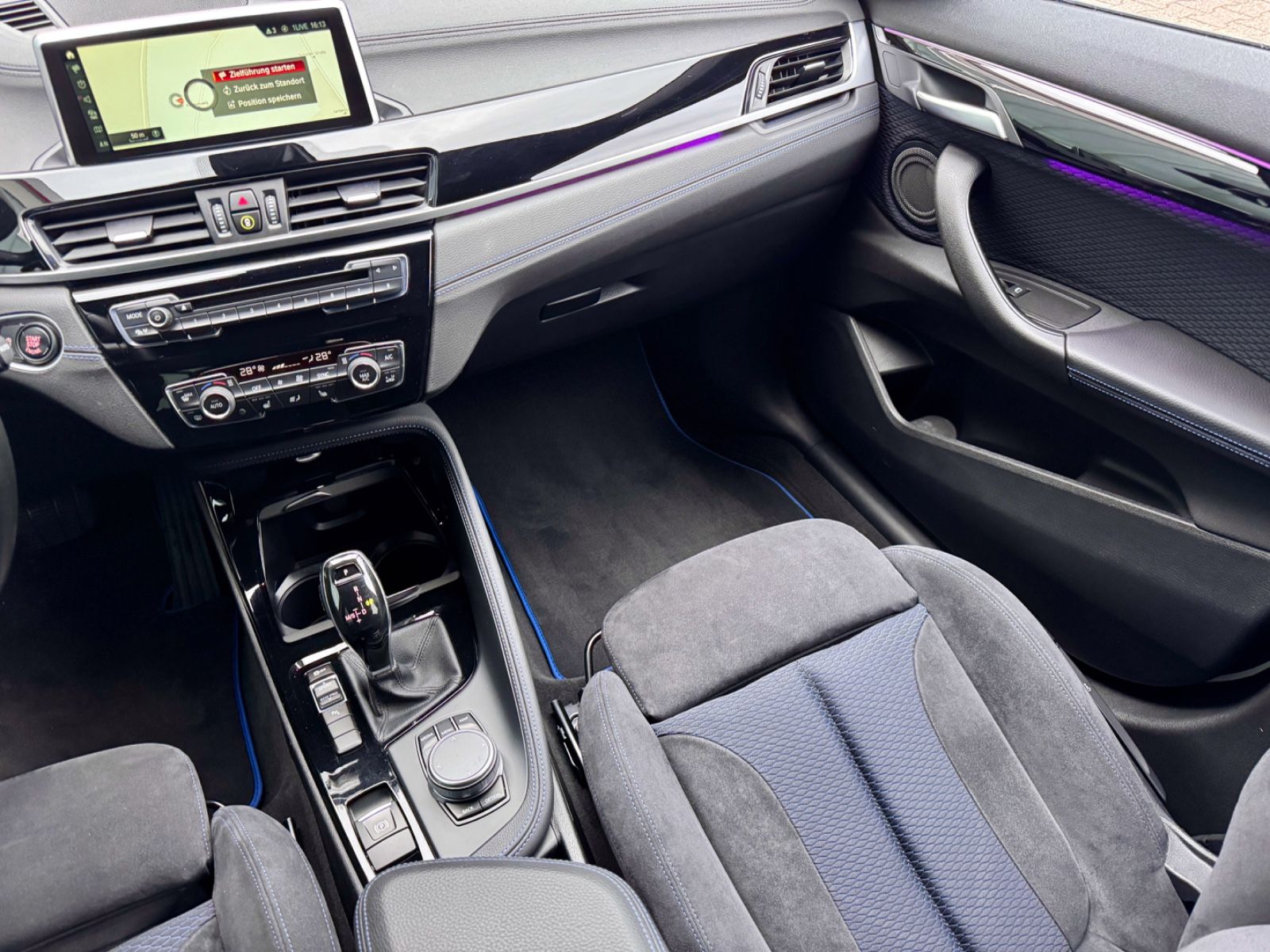 Fahrzeugabbildung BMW X2 20i M-SPORT *HEAD-UP|CAM|NAVI*